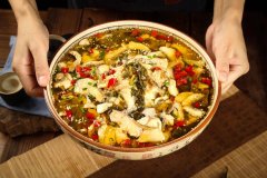 “冻品一哥”转行做面包？